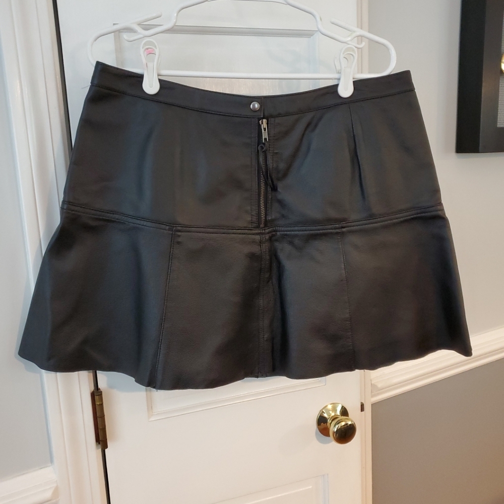 Newport News black leather mini skirt size 14